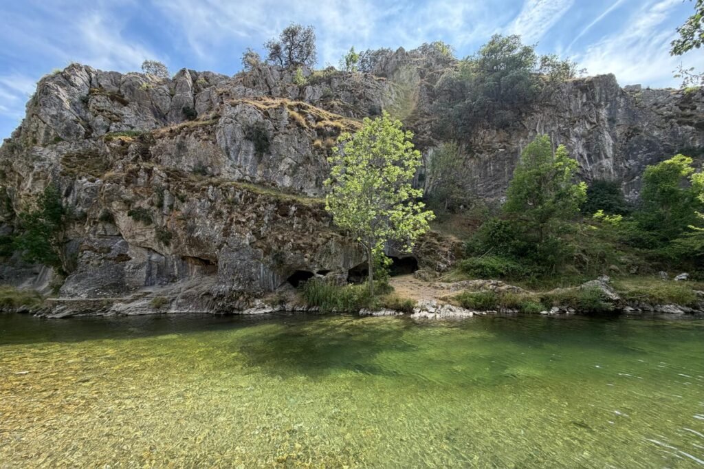 Montuerto, río para bañarse cerca de La Pola de Gordón y Hotel Bicis & Vacas
