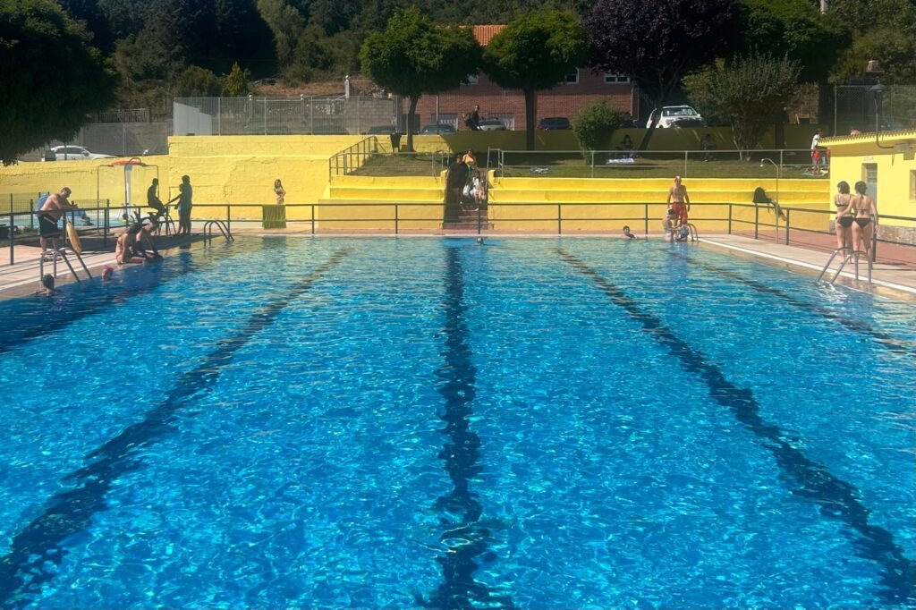 Piscina municipal La Pola de Gordón